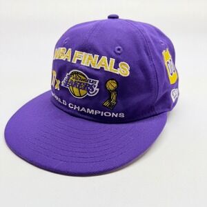 New Era Los Angeles Lakers 9FIFTY NBA Finals 17x World Champions Snapback Hat